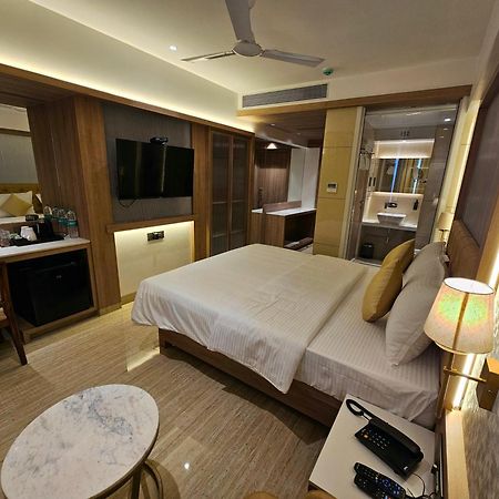 Hotel Golden Nest Thane Exterior foto